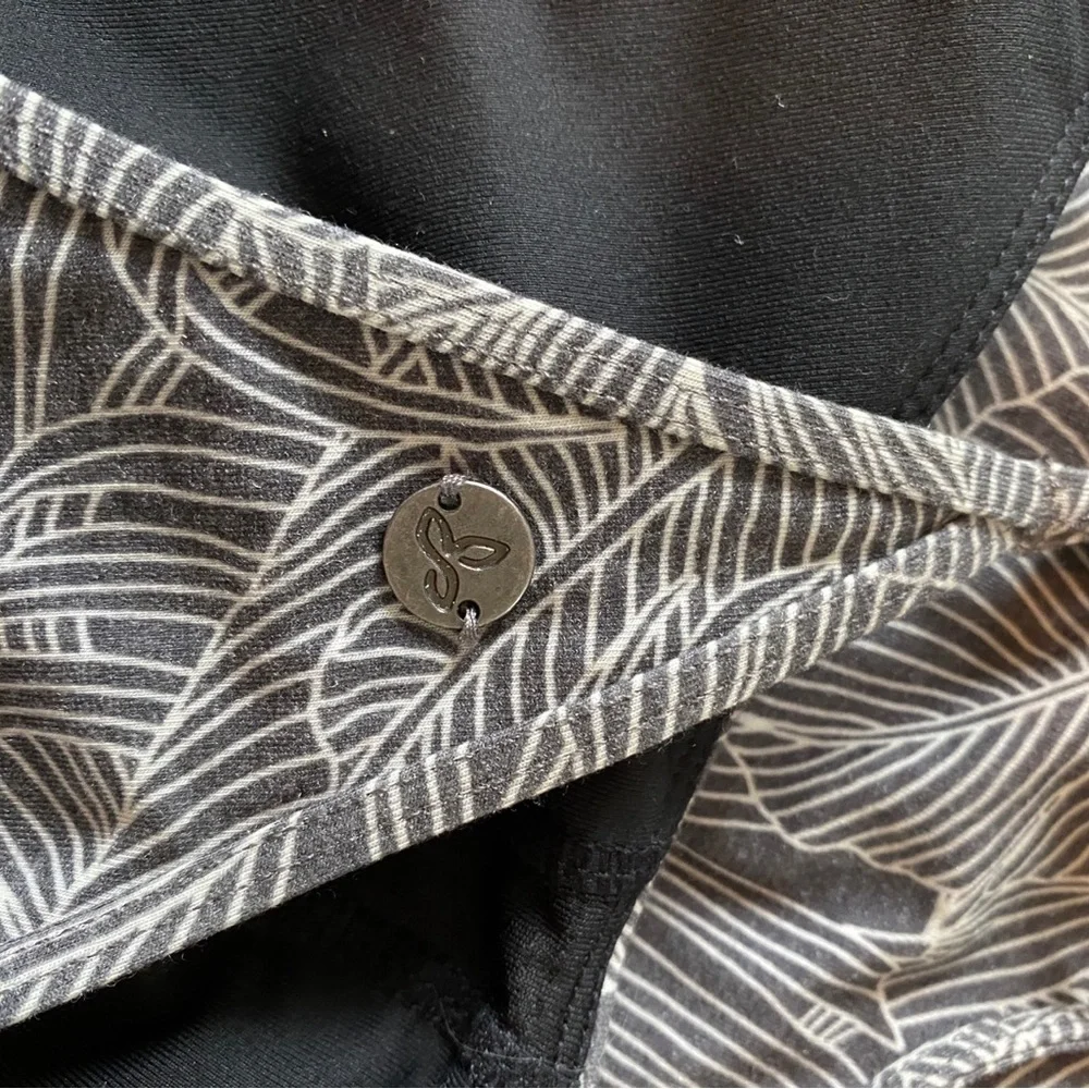 PrAna Gray & White Tropical Leaf Print Racerback Spaghetti Strap Casual Dress - Picture 4 of 9